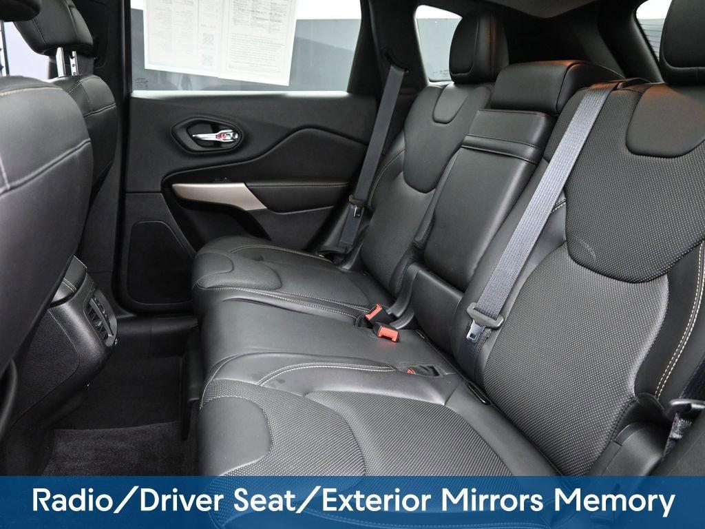 2018 Jeep Cherokee Vehicle Photo in Cedar Rapids, IA 52402