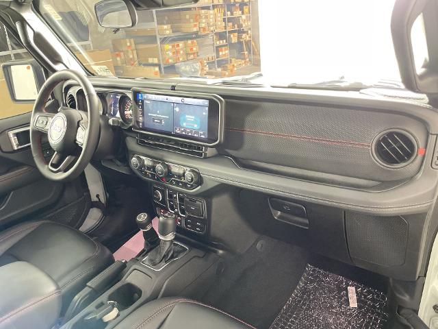 2024 Jeep Wrangler Vehicle Photo in GILBERT, AZ 85297-0402