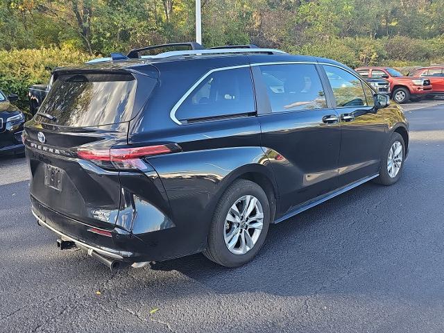 2024 Toyota Sienna Vehicle Photo in MOON TOWNSHIP, PA 15108-2571
