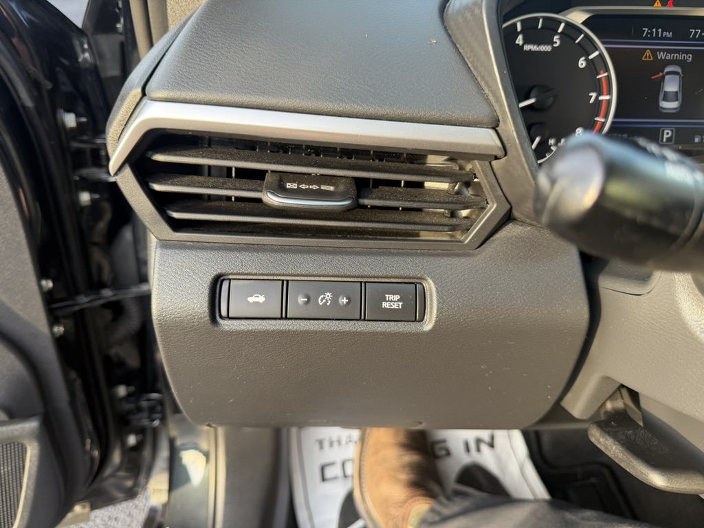 2022 Nissan Altima photo 27 of 33