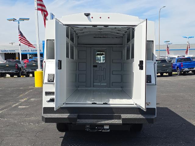 2025 Chevrolet Express Commercial Cutaway Vehicle Photo in INDEPENDENCE, MO 64055-1314