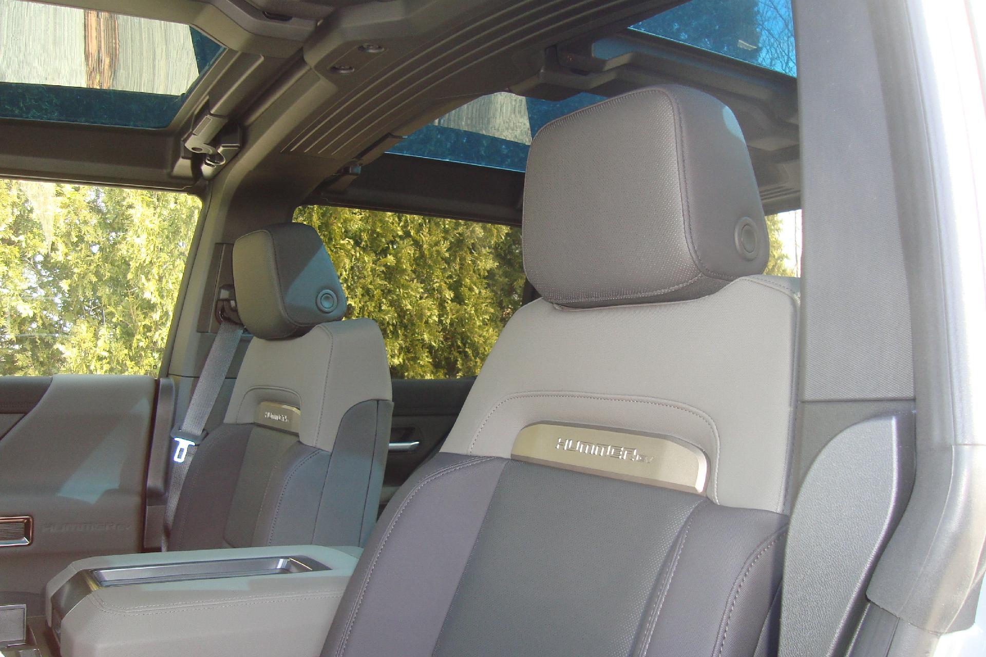 2025 GMC HUMMER EV Pickup Vehicle Photo in PORTSMOUTH, NH 03801-4196