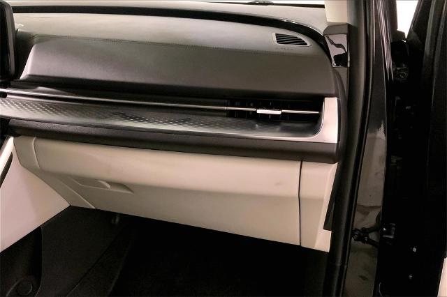 2024 Kia Carnival Vehicle Photo in Lees Summit, MO 64086