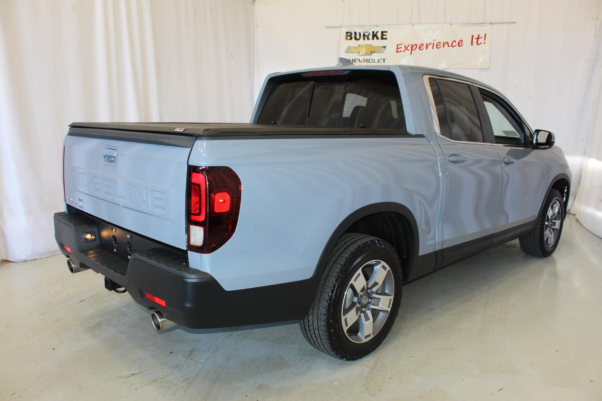 2024 Honda Ridgeline Vehicle Photo in NORTHAMPTON, MA 01060-1120