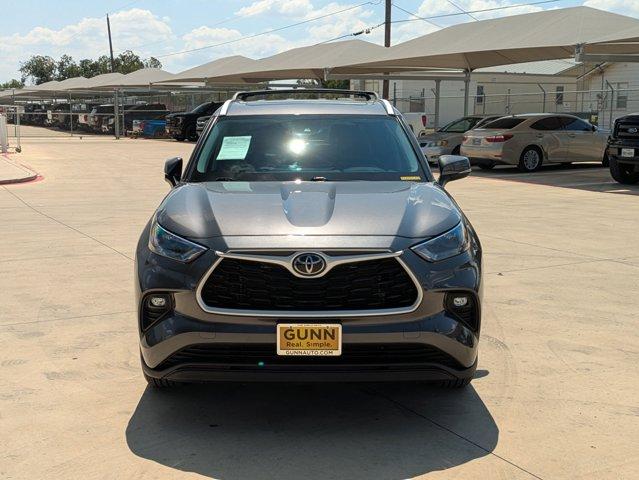 2024 Toyota Highlander Vehicle Photo in SELMA, TX 78154-1459