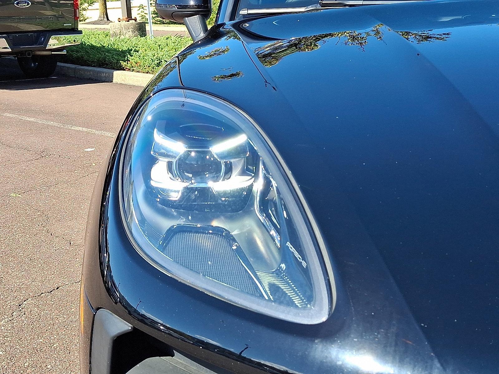 2021 Porsche Macan Vehicle Photo in Willow Grove, PA 19090