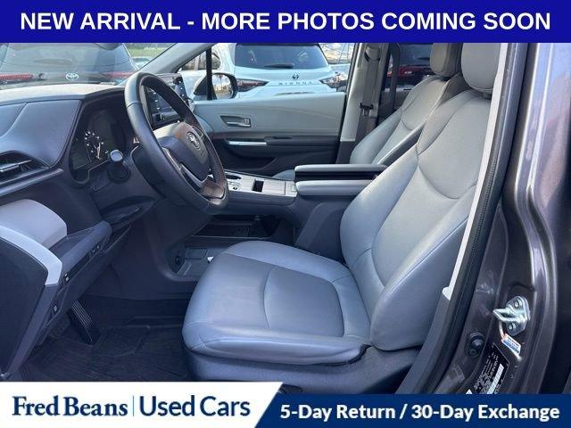 2023 Toyota Sienna Vehicle Photo in Flemington, NJ 08822
