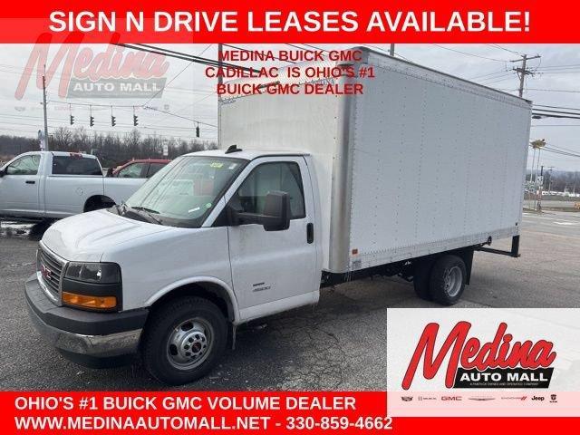 2025 GMC Savana Cutaway 4500 Vehicle Photo in MEDINA, OH 44256-9631