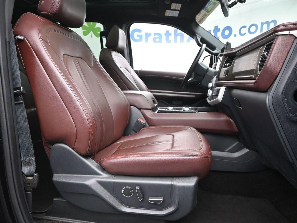 2022 Ford Expedition Max Vehicle Photo in Cedar Rapids, IA 52402
