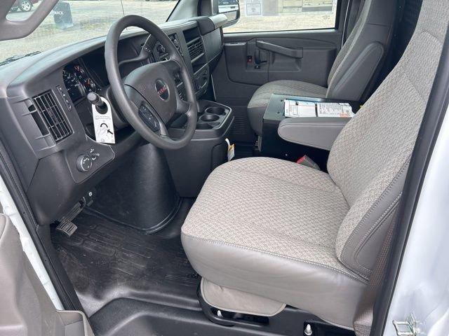 2025 GMC Savana Cargo 3500 Vehicle Photo in SAINT CLAIRSVILLE, OH 43950-8512