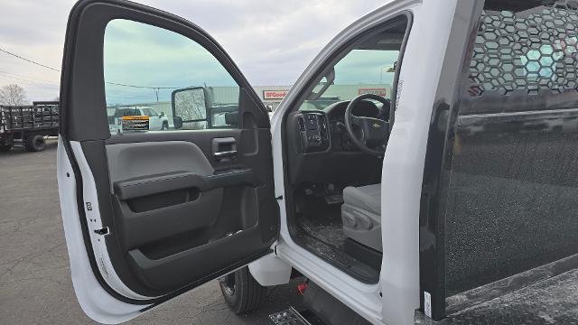 2024 Chevrolet Silverado Chassis Cab Vehicle Photo in INDEPENDENCE, MO 64055-1314