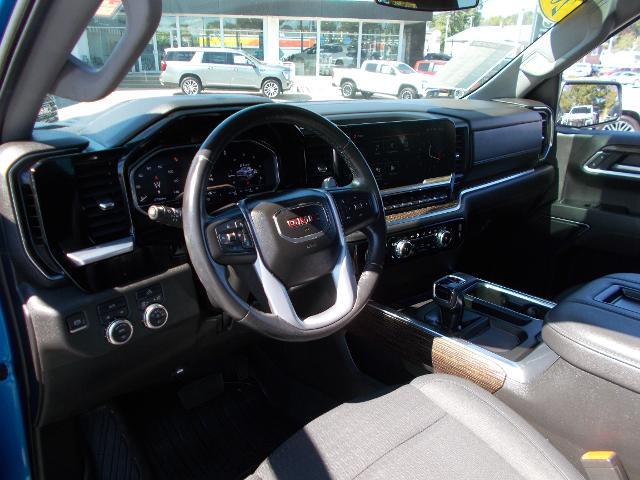 2022 GMC Sierra 1500 Vehicle Photo in LOWELL, MA 01852-4336
