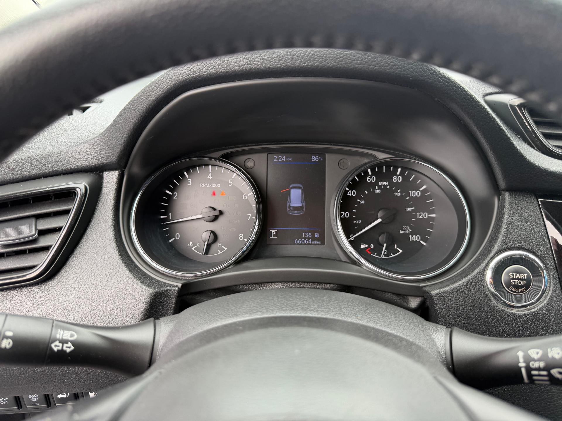 2019 Nissan Rogue photo 22 of 36