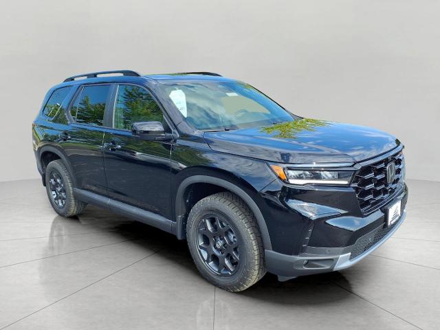 2025 Honda Pilot Vehicle Photo in Neenah, WI 54956