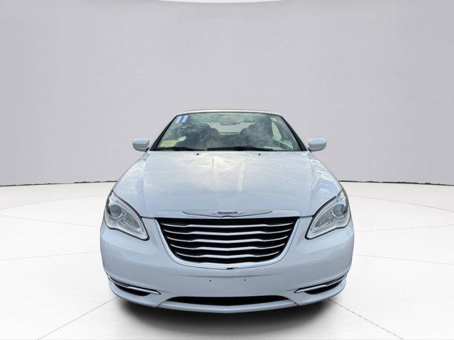 2011 Chrysler 200 Vehicle Photo in LEOMINSTER, MA 01453-2952