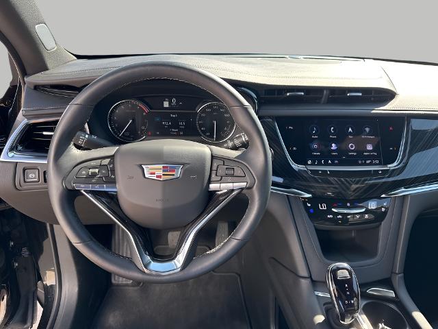 2025 Cadillac XT6 Vehicle Photo in MANITOWOC, WI 54220-5838