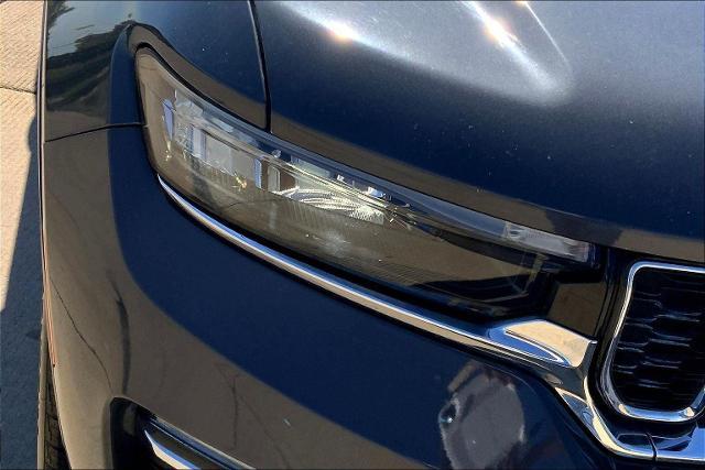 2022 Jeep Grand Cherokee Vehicle Photo in TOPEKA, KS 66609-0000