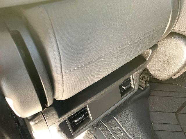2020 Chevrolet Silverado 1500 Vehicle Photo in MOON TOWNSHIP, PA 15108-2571