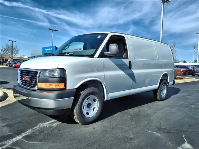 2026 GMC Savana Cargo Vehicle Photo in SANFORD, NC 27332-9629