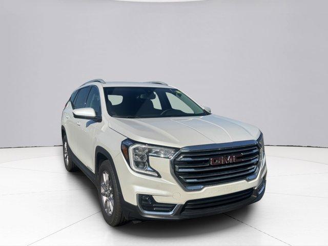 2024 GMC Terrain Vehicle Photo in LEOMINSTER, MA 01453-2952