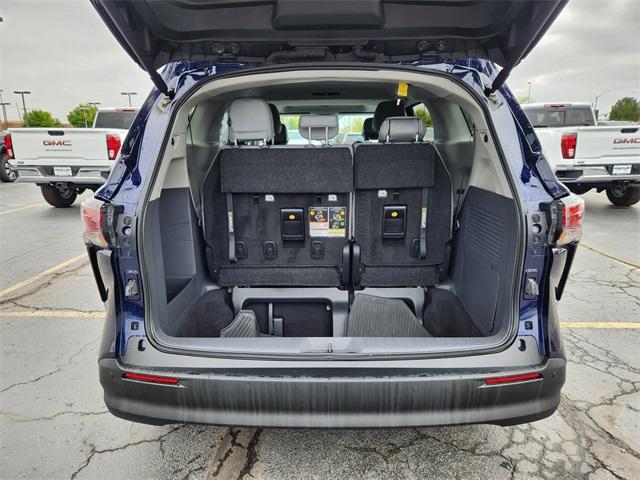 2024 Toyota Sienna Vehicle Photo in AURORA, CO 80012-4011