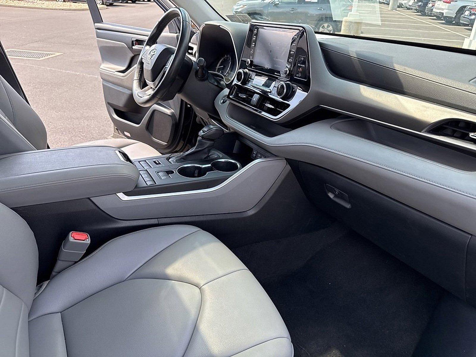 2022 Toyota Highlander Vehicle Photo in Harrisburg, PA 17111