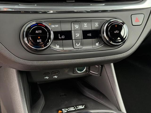 2025 Buick Envista Vehicle Photo in COLUMBIA, MO 65203-3903