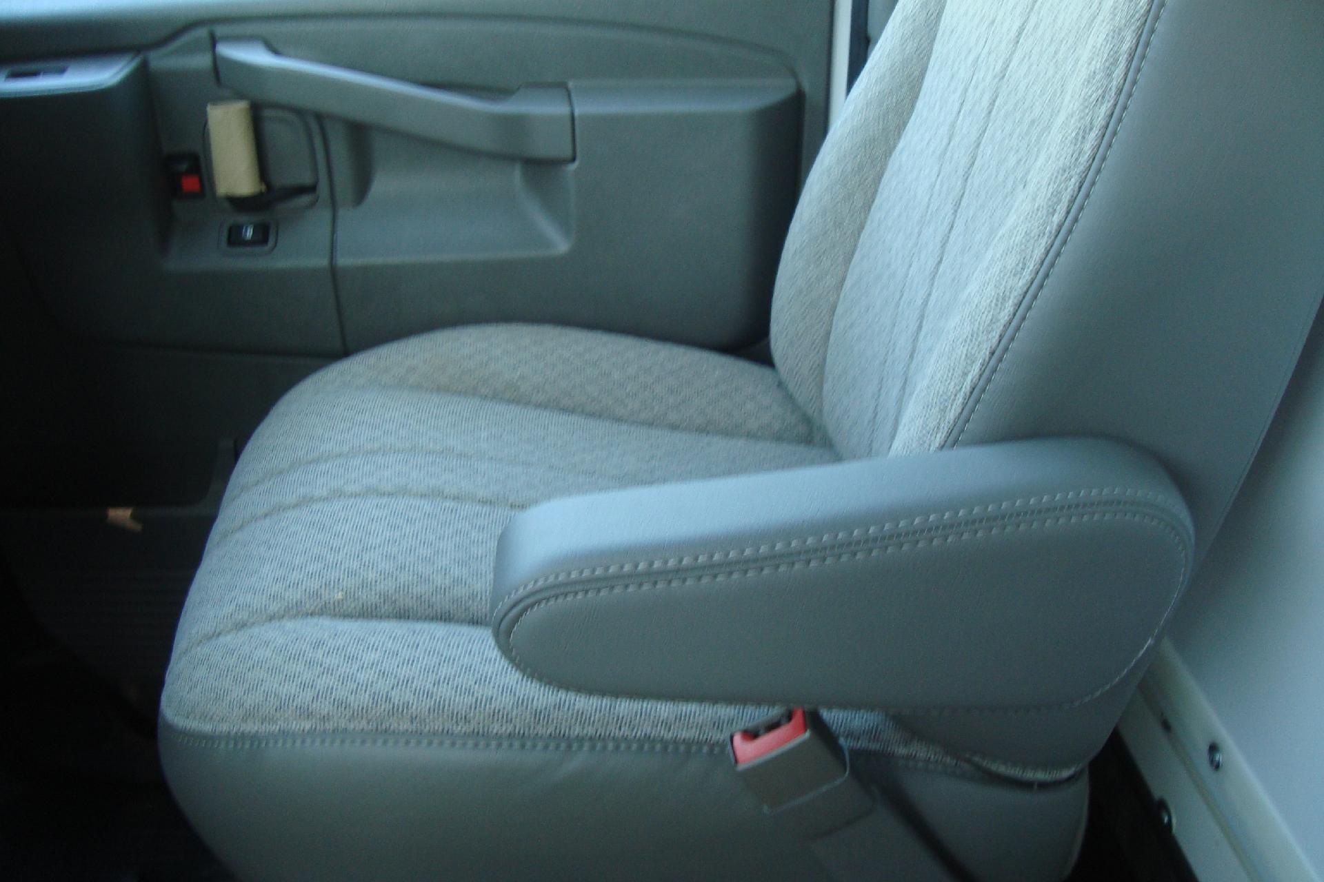 2025 GMC Savana Commercial Cutaway Vehicle Photo in PORTSMOUTH, NH 03801-4196