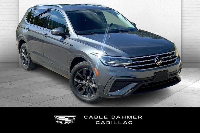 2024 Volkswagen Tiguan Vehicle Photo in KANSAS CITY, MO 64114-4545