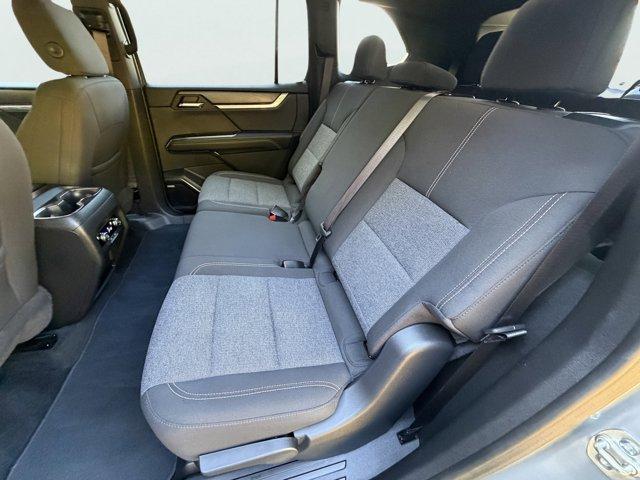 2025 GMC Acadia Vehicle Photo in LEOMINSTER, MA 01453-2952