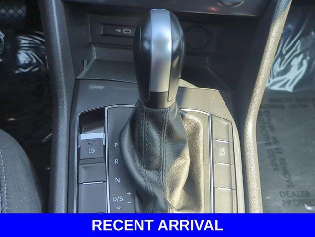 2020 Volkswagen Tiguan Vehicle Photo in Merrillville, IN 46410