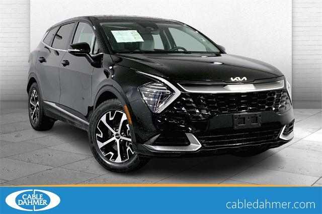 2024 Kia Sportage Vehicle Photo in Lees Summit, MO 64086