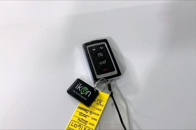 2024 Jeep Grand Cherokee L Vehicle Photo in Kansas City, MO 64114