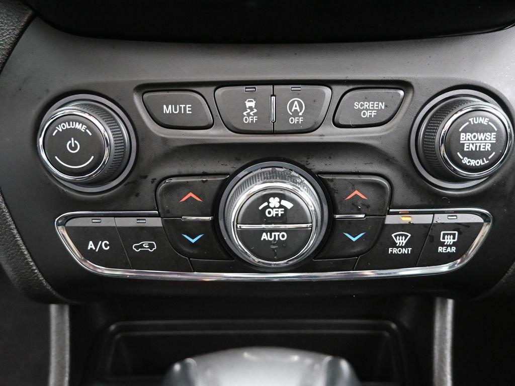 2021 Jeep Cherokee Vehicle Photo in Cedar Rapids, IA 52402