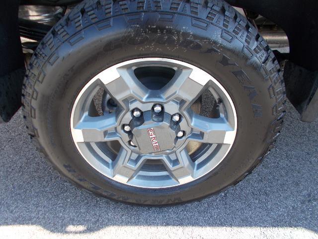 2025 GMC Sierra 2500 HD Vehicle Photo in LOWELL, MA 01852-4336