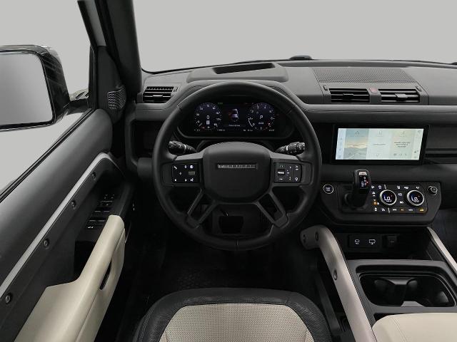 2024 Defender Vehicle Photo in Appleton, WI 54913