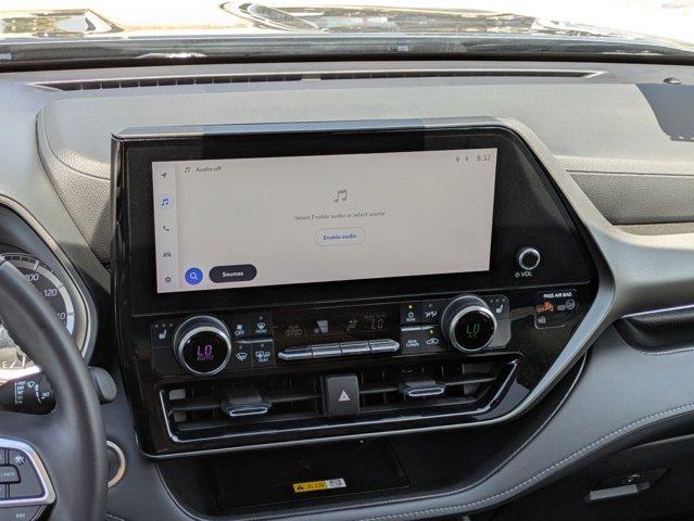2024 Toyota Highlander Vehicle Photo in SELMA, TX 78154-1459