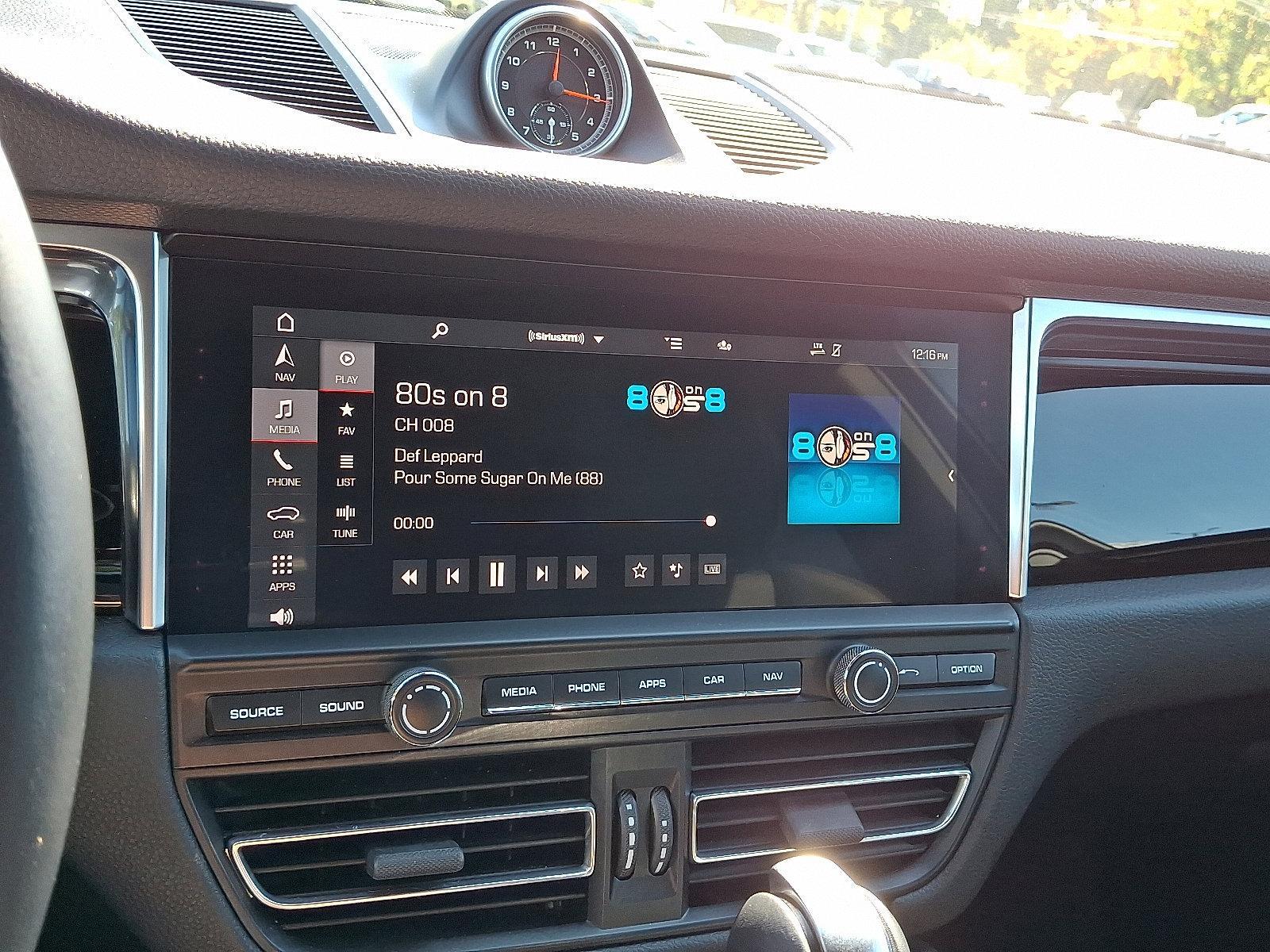 2021 Porsche Macan Vehicle Photo in Willow Grove, PA 19090