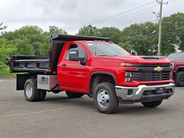 2025 Chevrolet Silverado 3500 HD Chassis Cab Vehicle Photo in DANBURY, CT 06810-5034