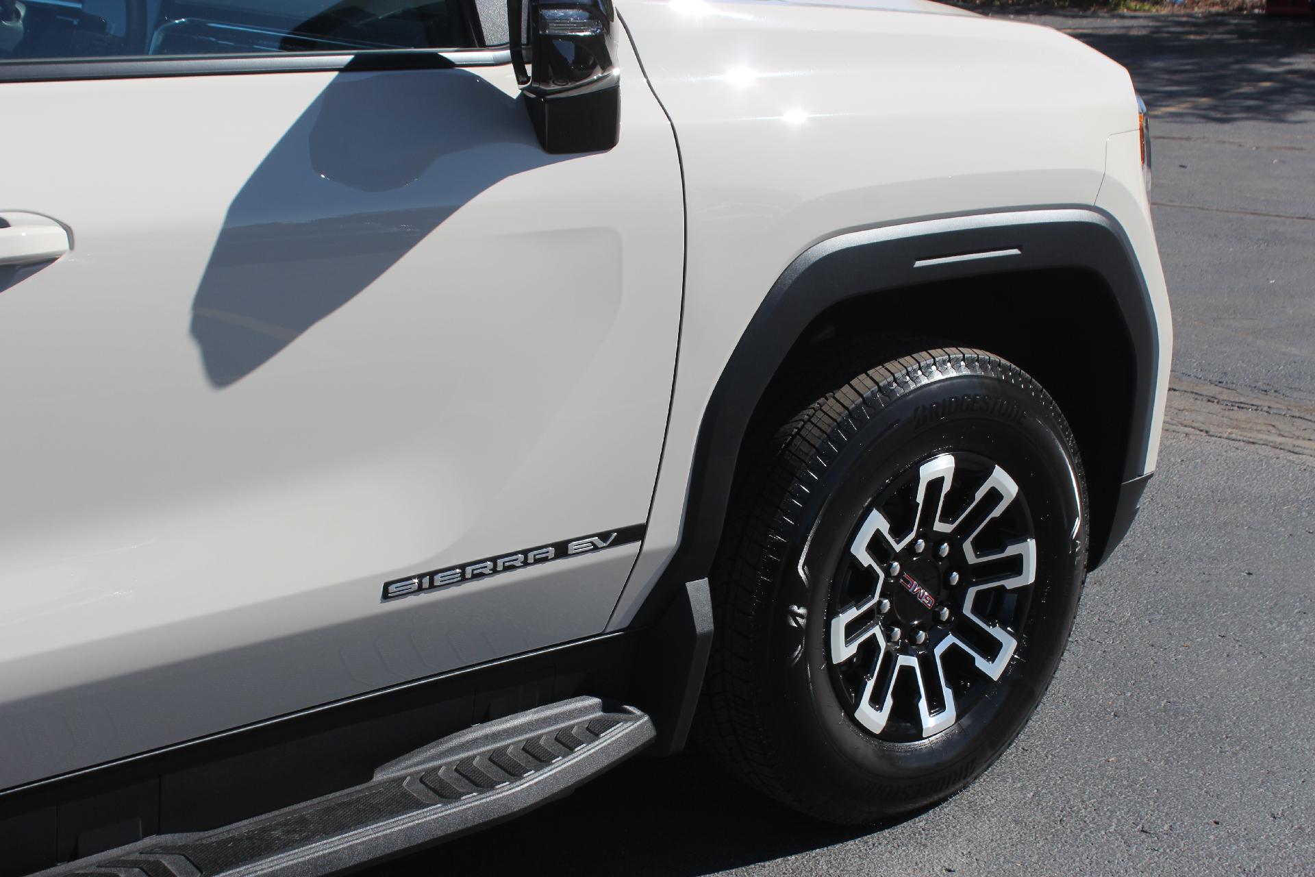 2026 GMC Sierra EV Vehicle Photo in AURORA, CO 80012-4011