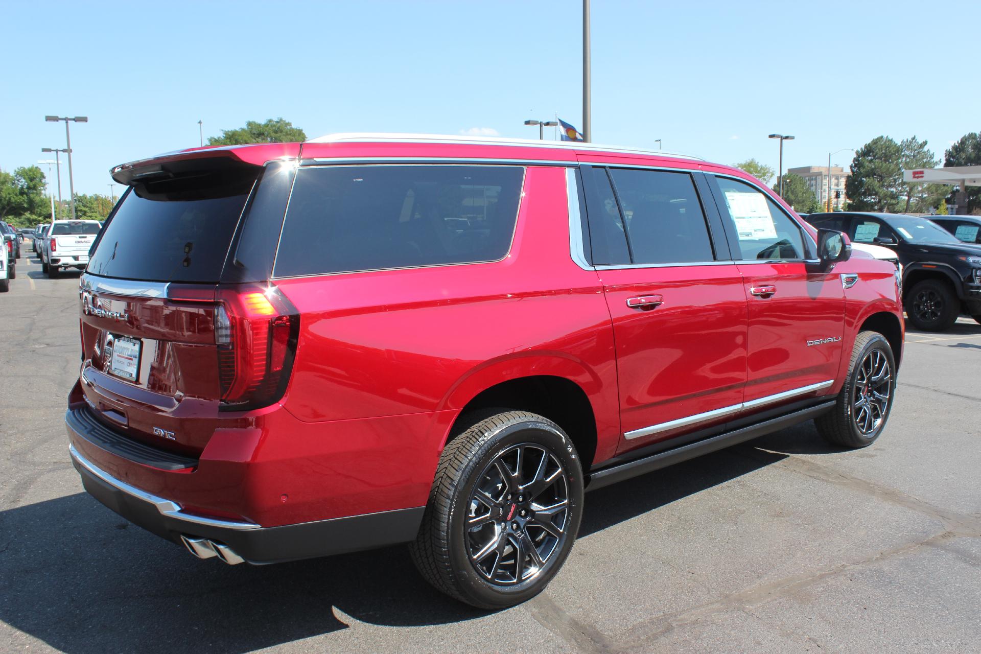 2025 GMC Yukon XL Vehicle Photo in AURORA, CO 80012-4011