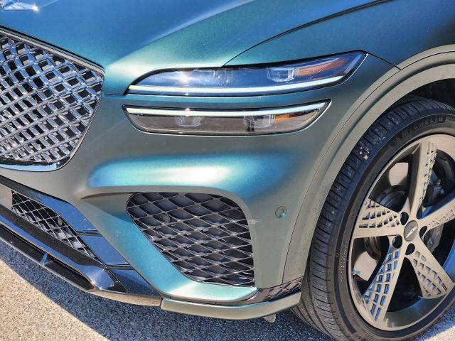 2024 Genesis GV70 Vehicle Photo in DENTON, TX 76210-9321