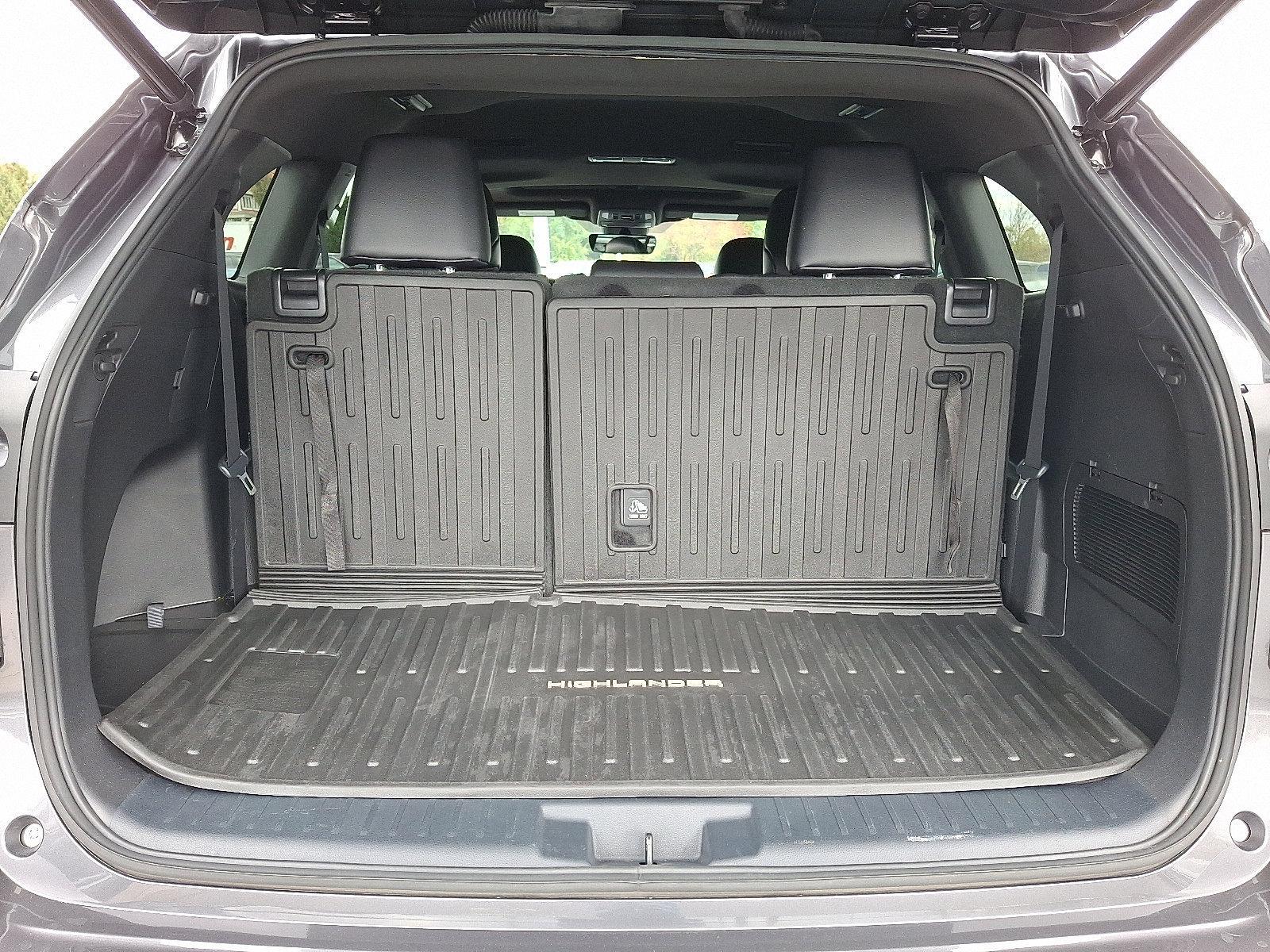 2022 Toyota Highlander Vehicle Photo in BETHLEHEM, PA 18017-9401