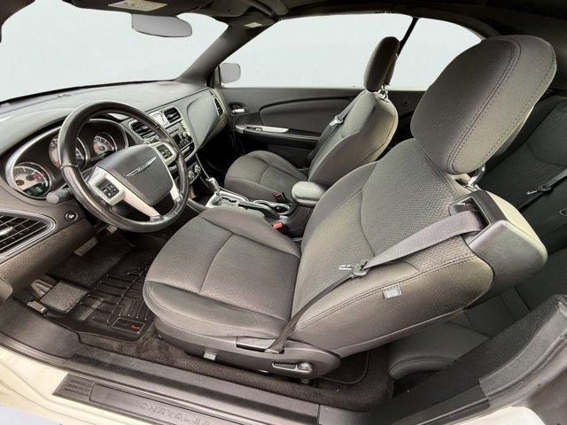 2011 Chrysler 200 Vehicle Photo in LEOMINSTER, MA 01453-2952