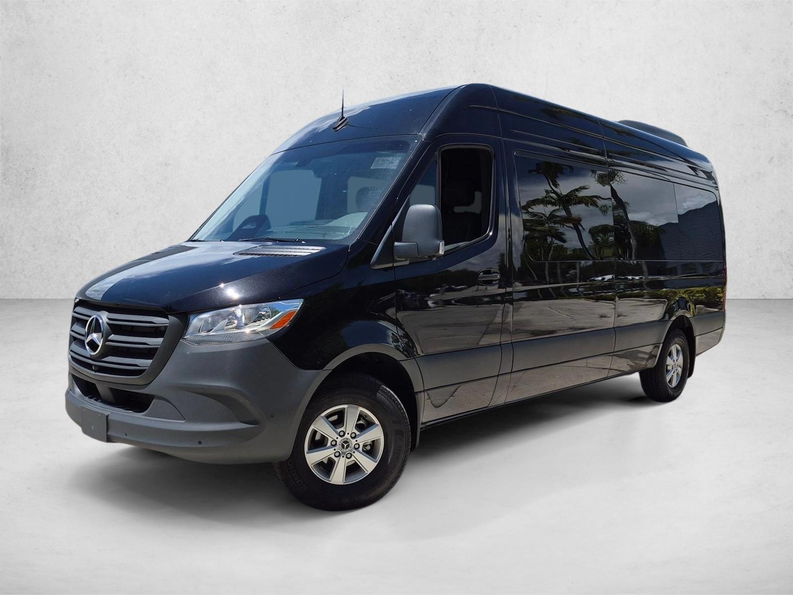 2026 Mercedes-Benz Sprinter Passenger Van Vehicle Photo in Pompano Beach, FL 33064