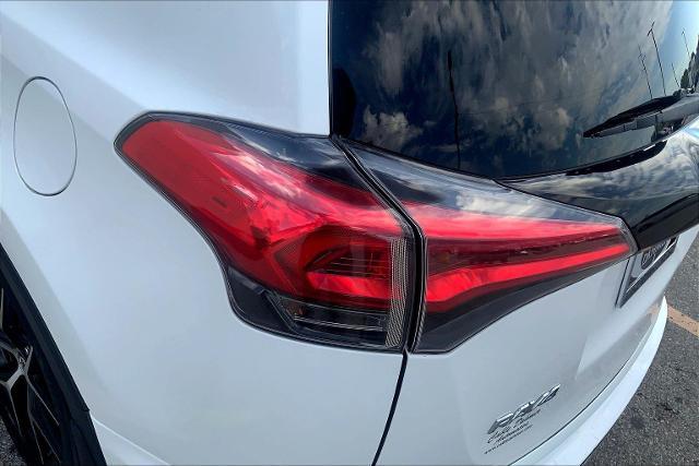2016 Toyota RAV4 Vehicle Photo in KANSAS CITY, MO 64114-4545