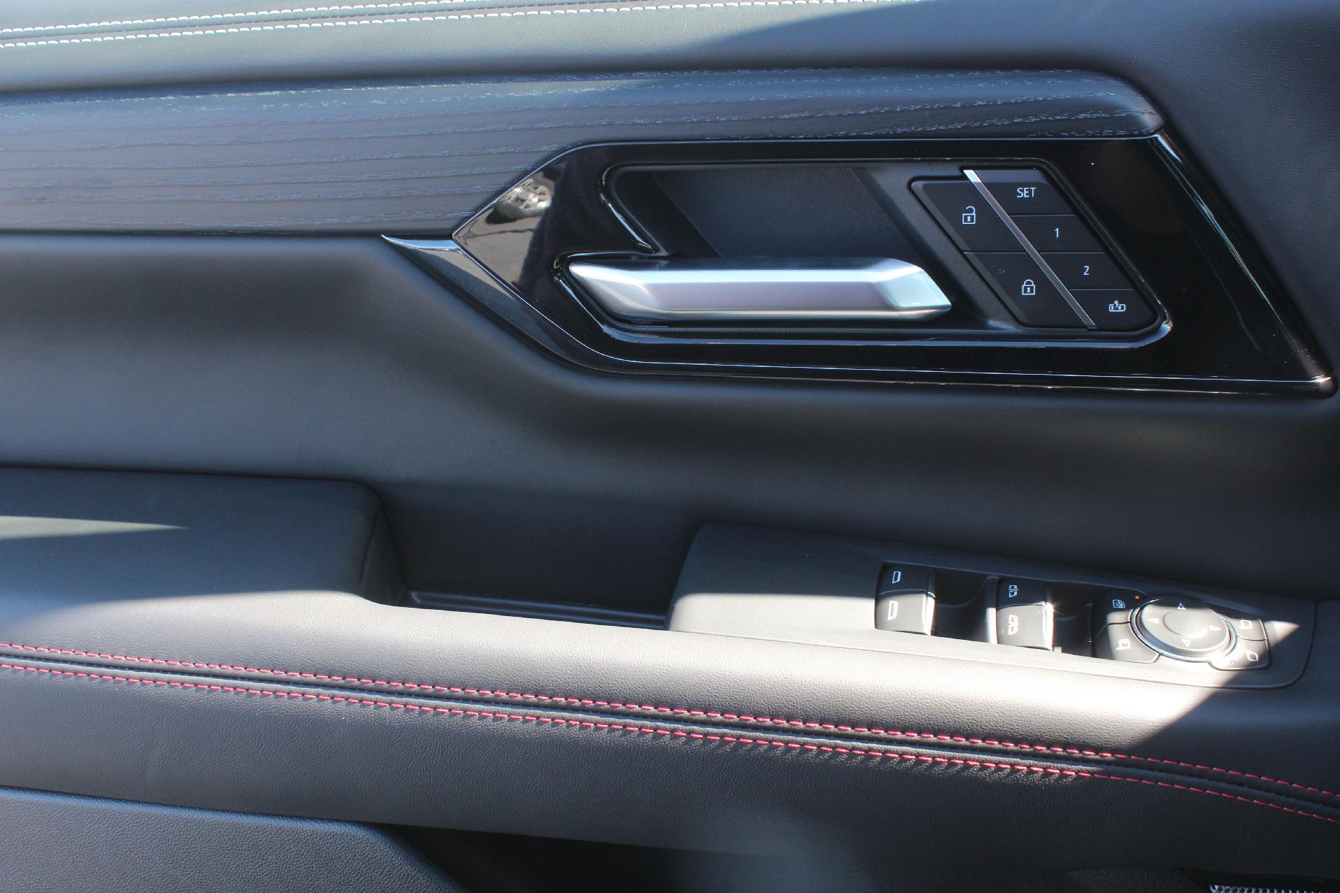 2026 GMC Yukon XL Vehicle Photo in AURORA, CO 80012-4011