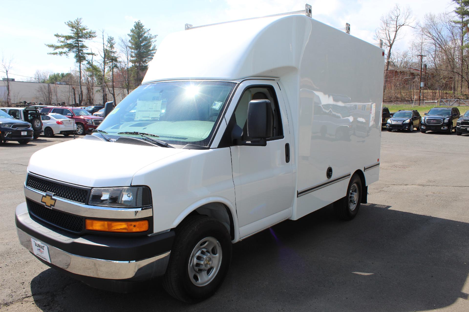 2026 Chevrolet Express Cutaway 3500 Vehicle Photo in NORTHAMPTON, MA 01060-1120