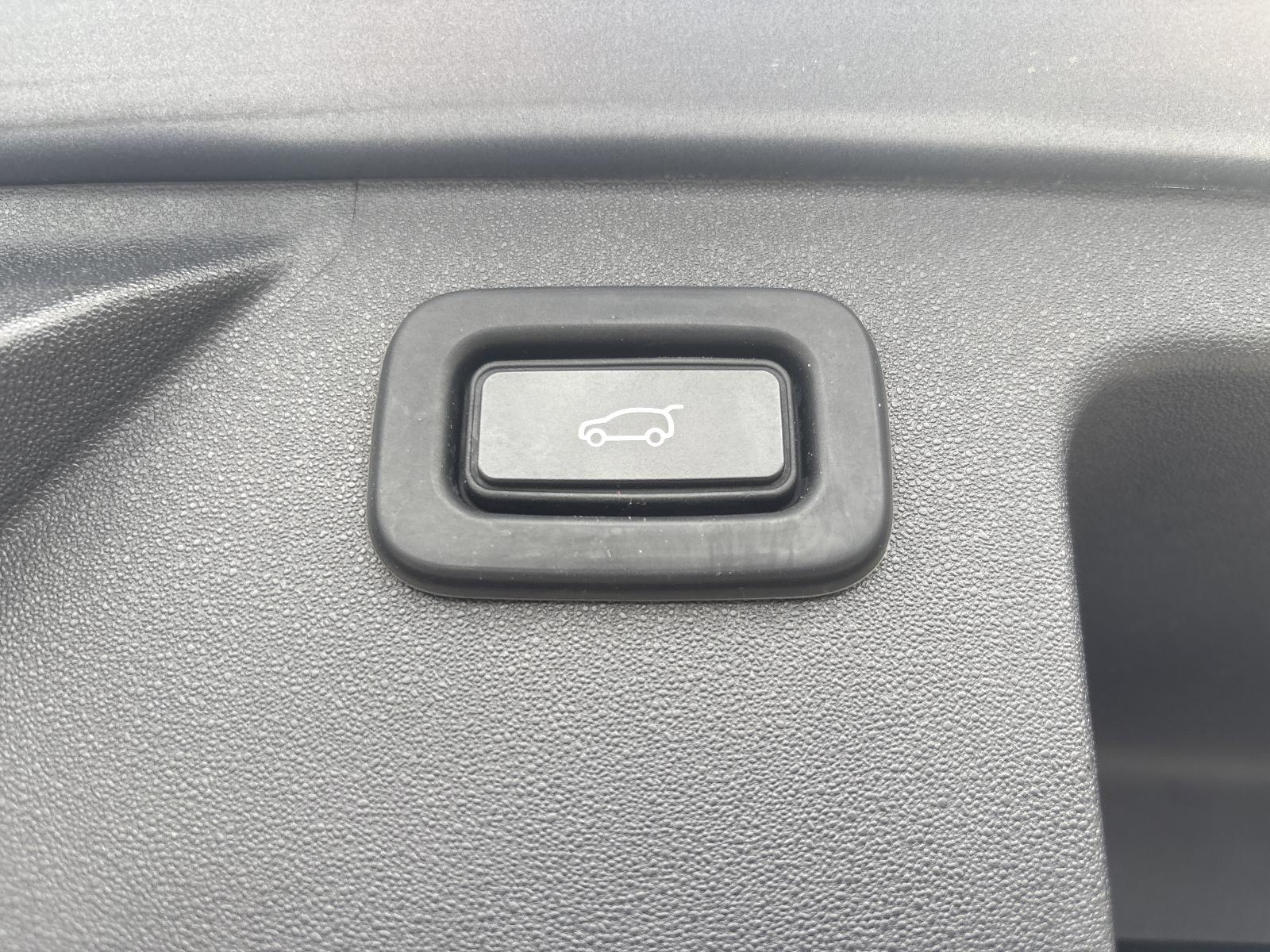 2020 Land Rover Discovery Sport Vehicle Photo in Mechanicsburg, PA 17050