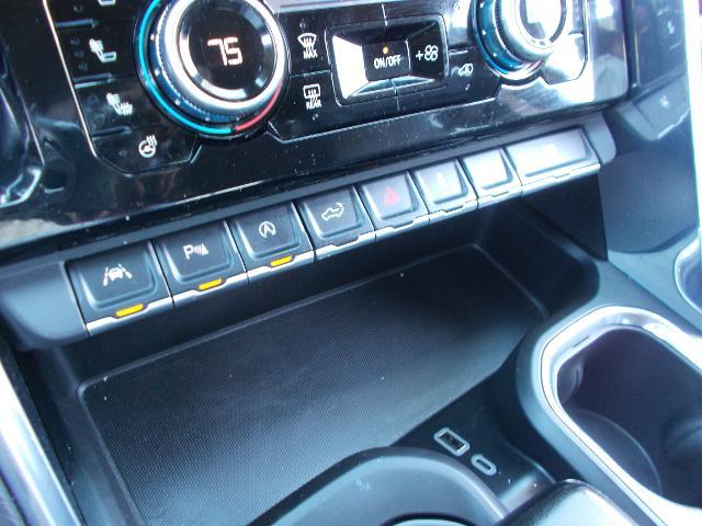 2024 GMC Sierra 1500 Vehicle Photo in LOWELL, MA 01852-4336